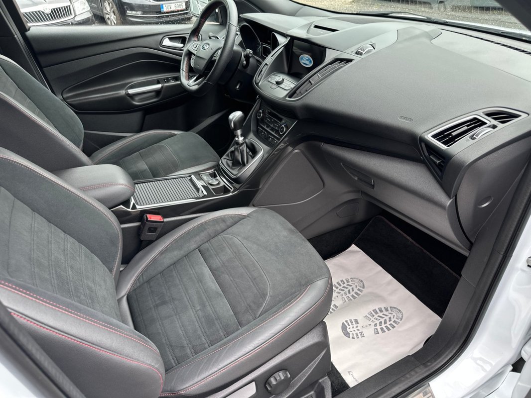 Ford Kuga foto 10