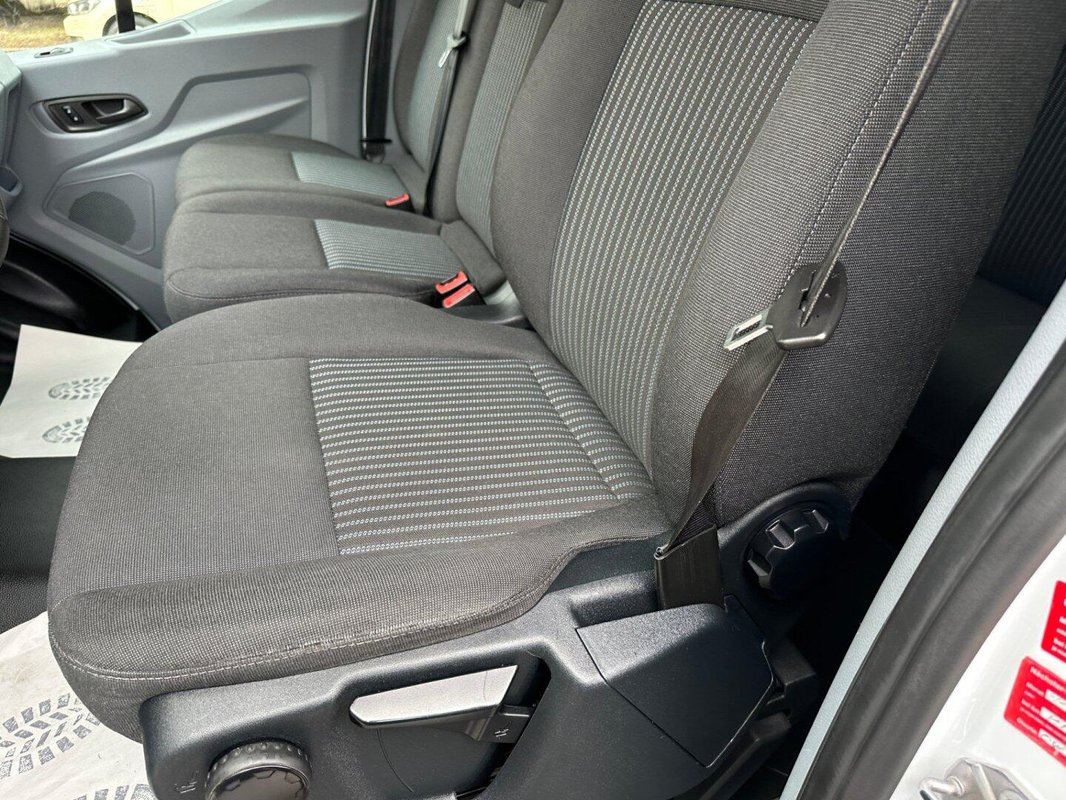 Ford Transit Courier foto 9
