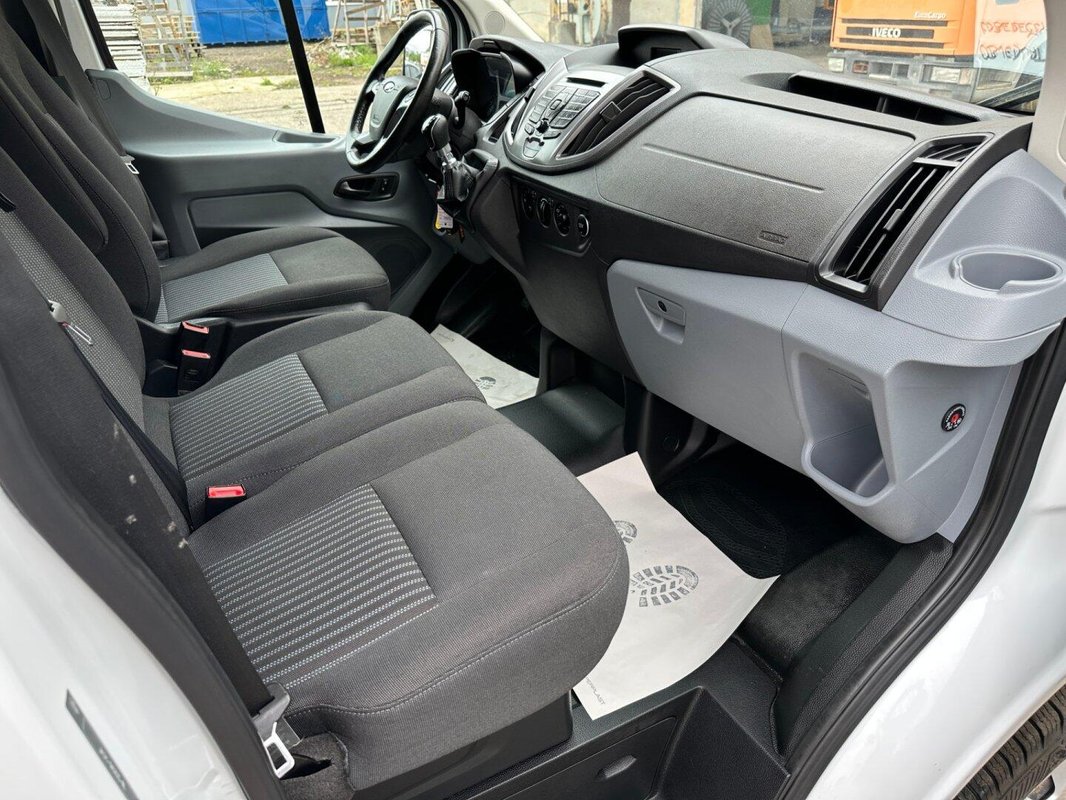 Ford Transit Courier foto 22
