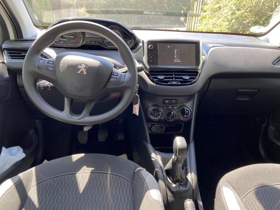 Peugeot 208 foto 7