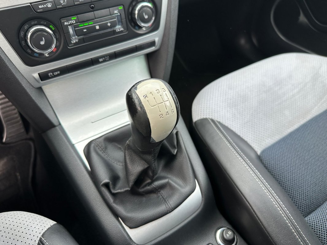 Škoda Octavia foto 11