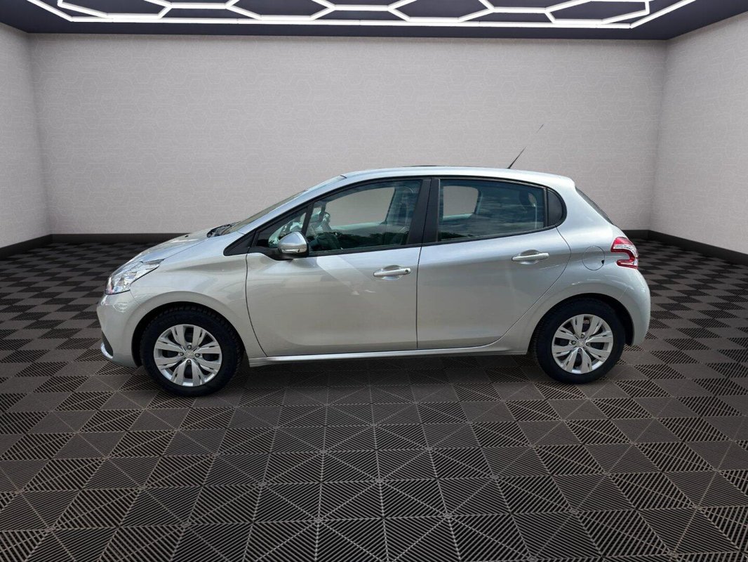 Peugeot 208 foto 12