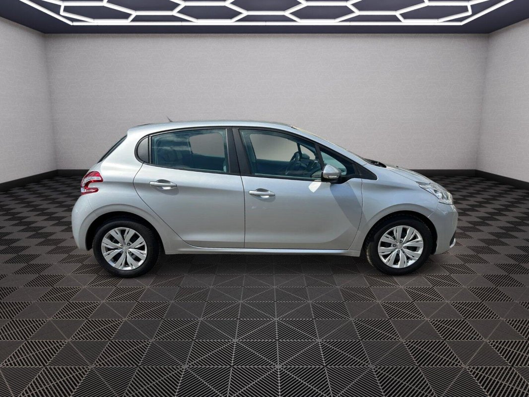 Peugeot 208 foto 20