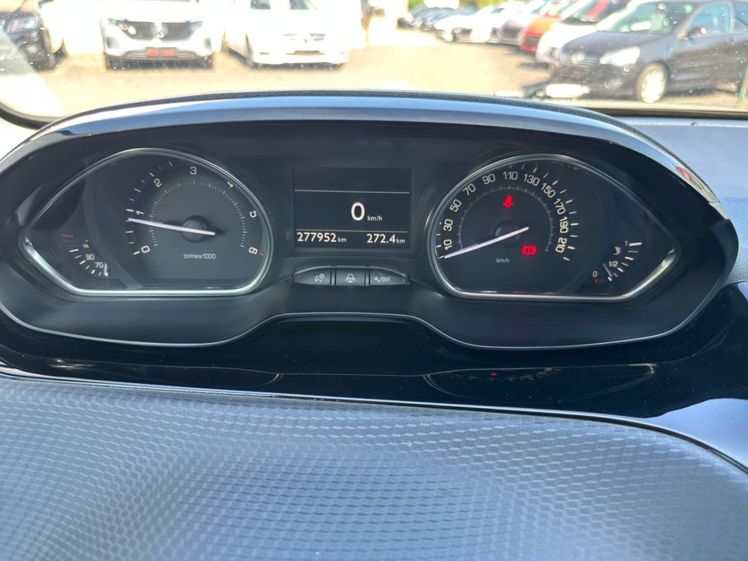 Peugeot 2008 foto 8