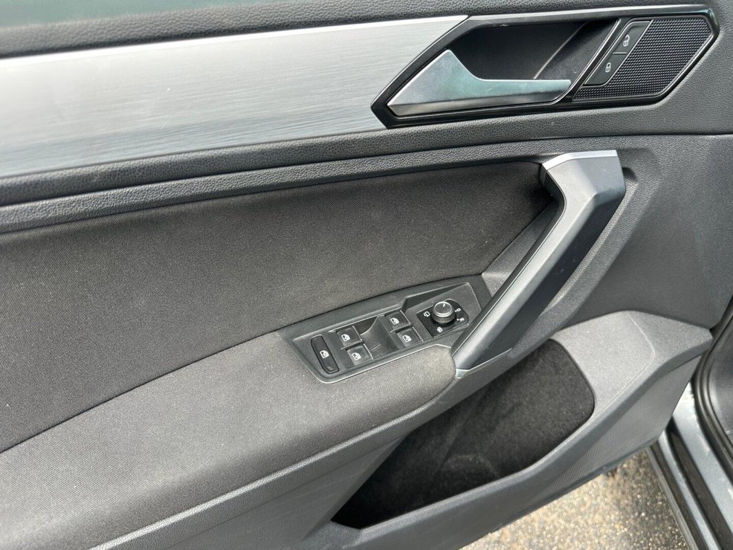 Volkswagen Tiguan foto 3