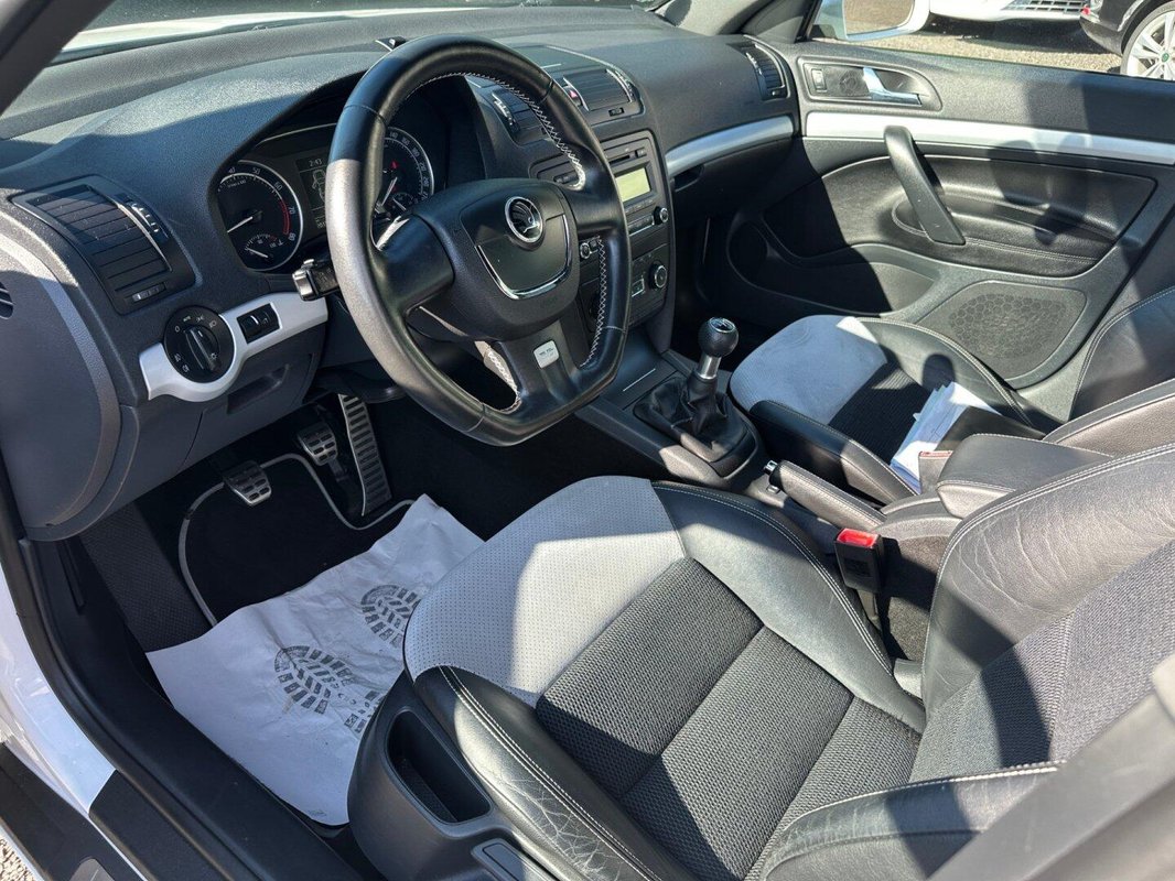 Škoda Octavia foto 2